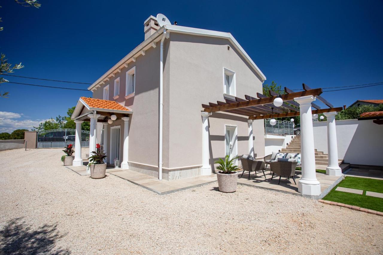 Frana Villa